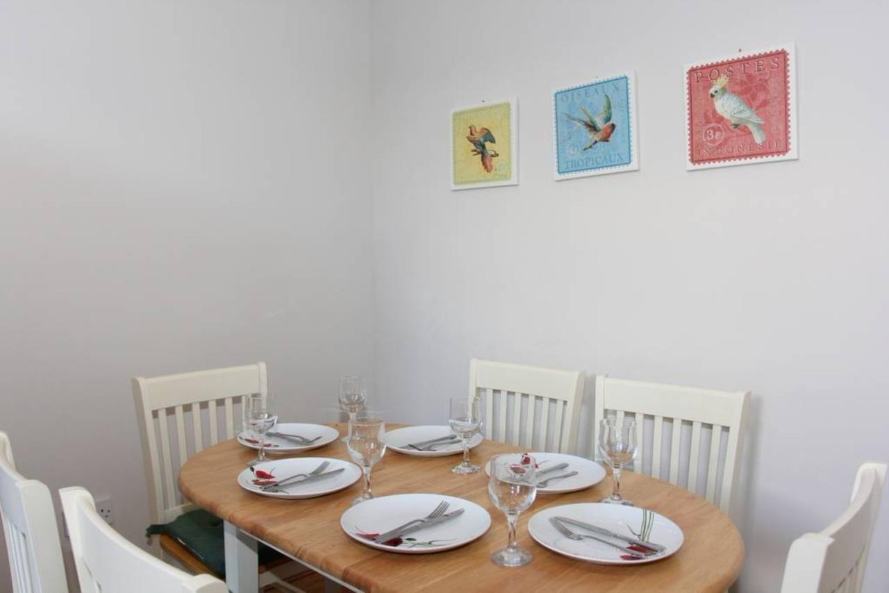 3 Bedroom Centre Sleeps 6 Apartment