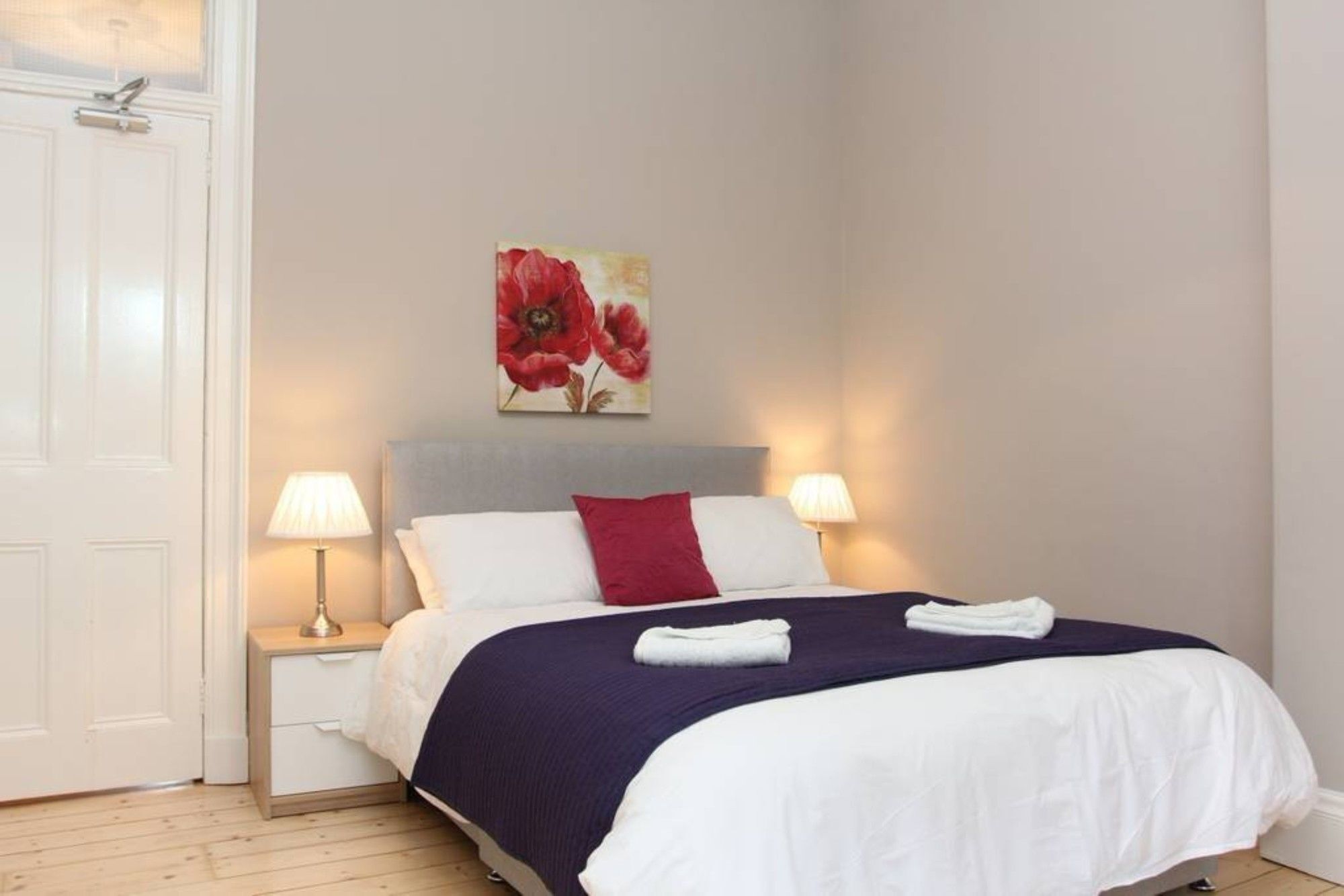 3 Bedroom Centre Sleeps 6 Apartment Edinburgh