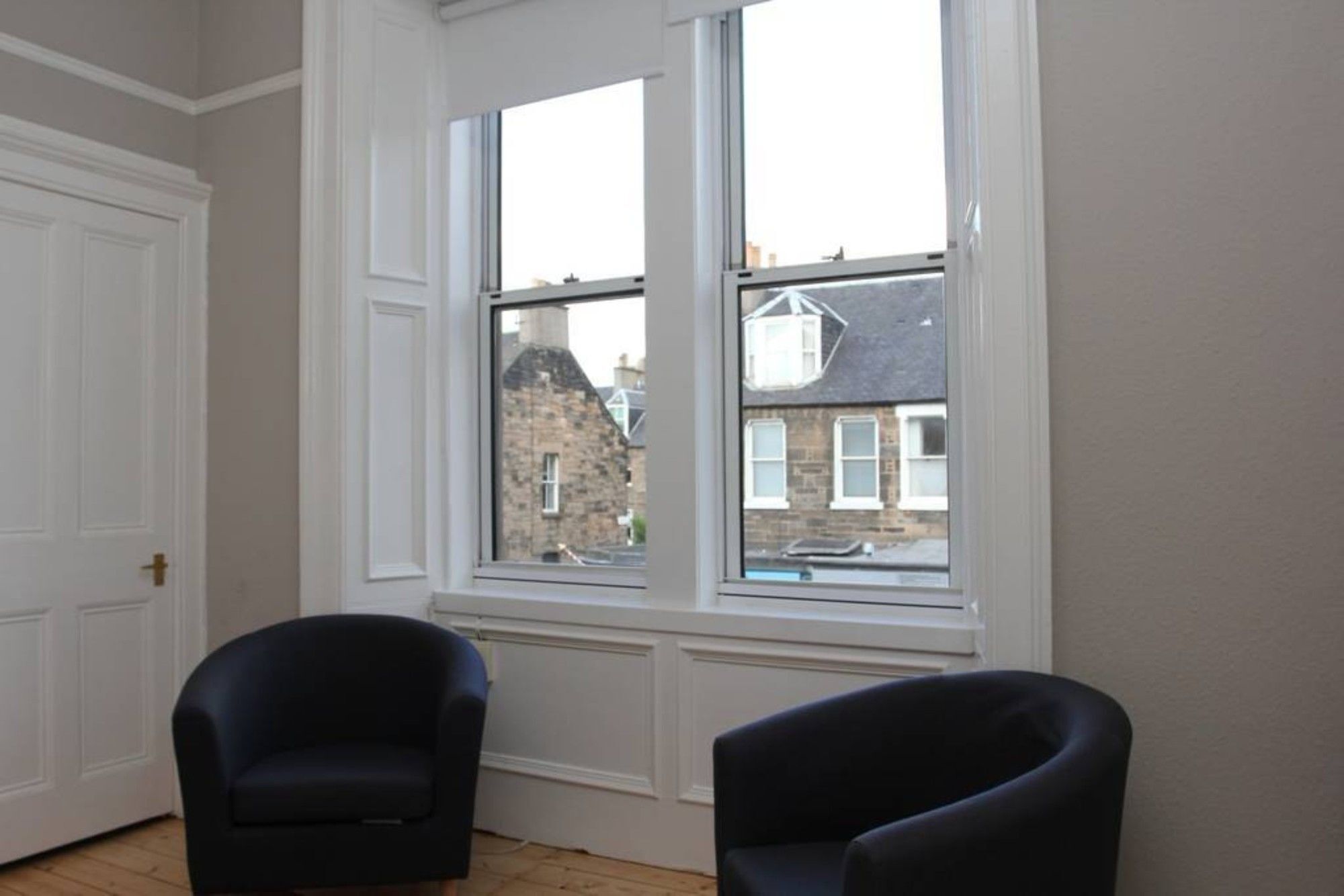 3 Bedroom Centre Sleeps 6 *